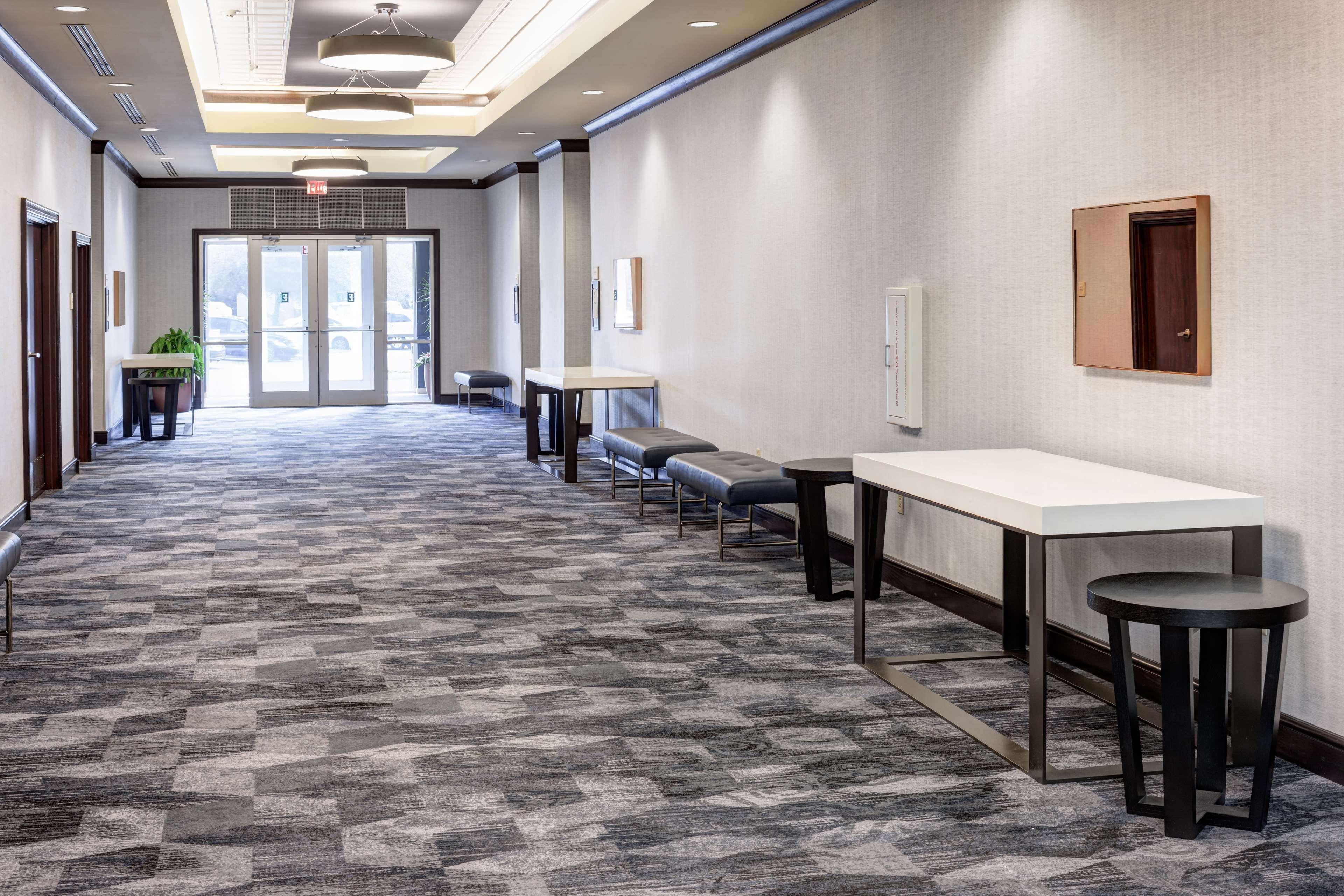 Embassy Suites By Hilton Tampa Brandon Heartland Екстериор снимка