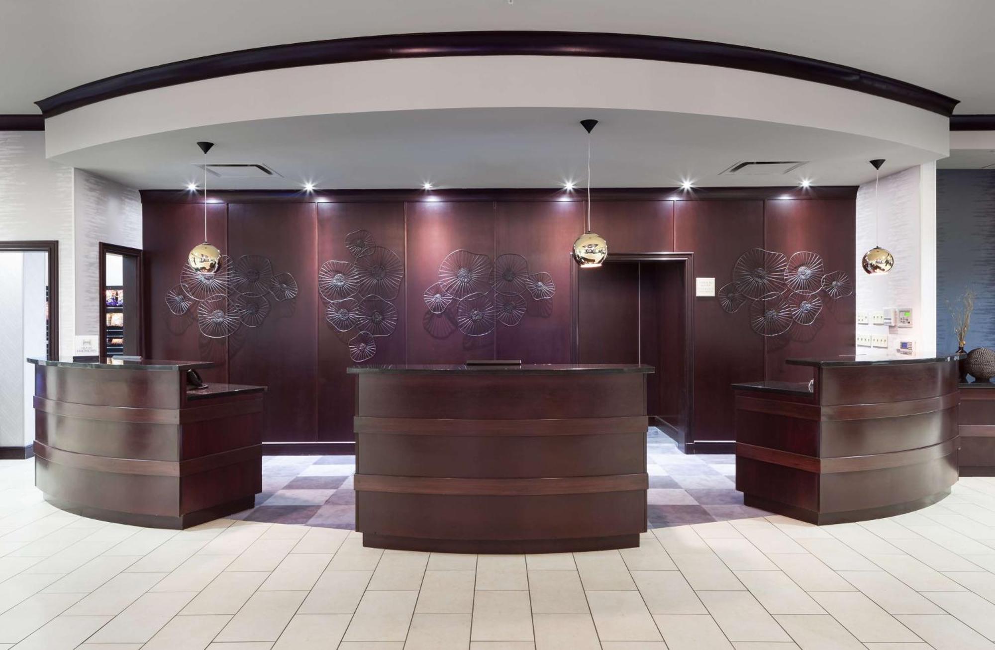Embassy Suites By Hilton Tampa Brandon Heartland Екстериор снимка