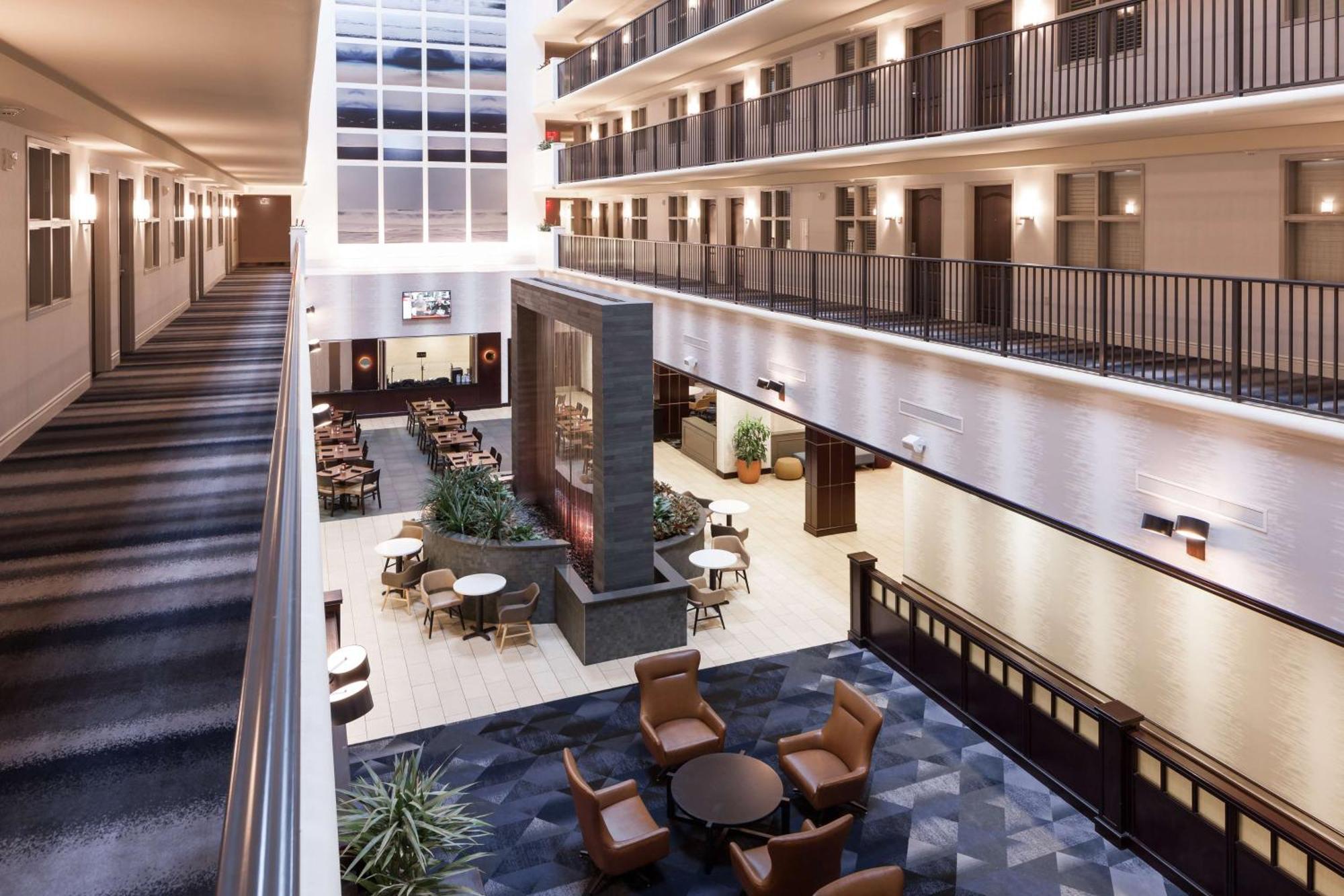 Embassy Suites By Hilton Tampa Brandon Heartland Екстериор снимка