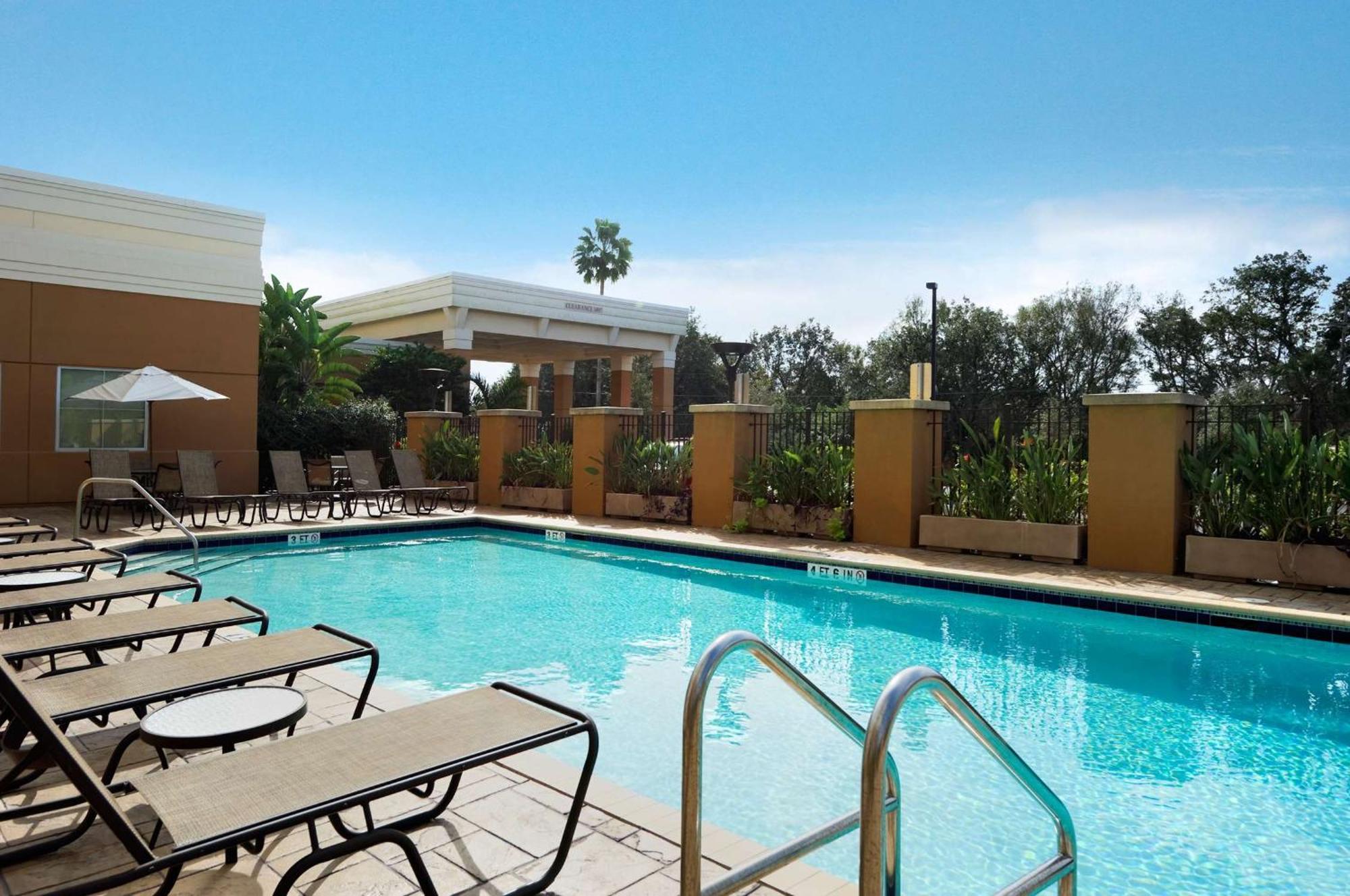 Embassy Suites By Hilton Tampa Brandon Heartland Екстериор снимка