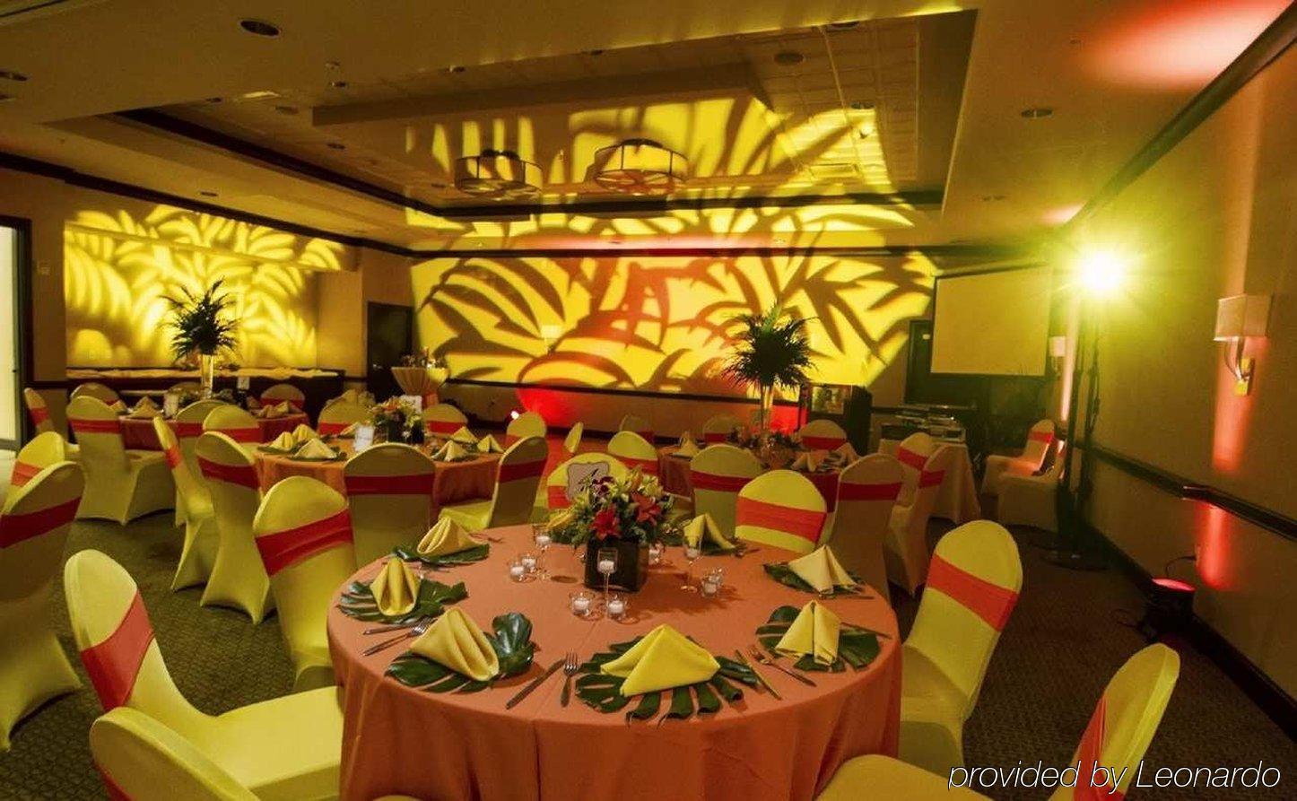 Embassy Suites By Hilton Tampa Brandon Heartland Екстериор снимка