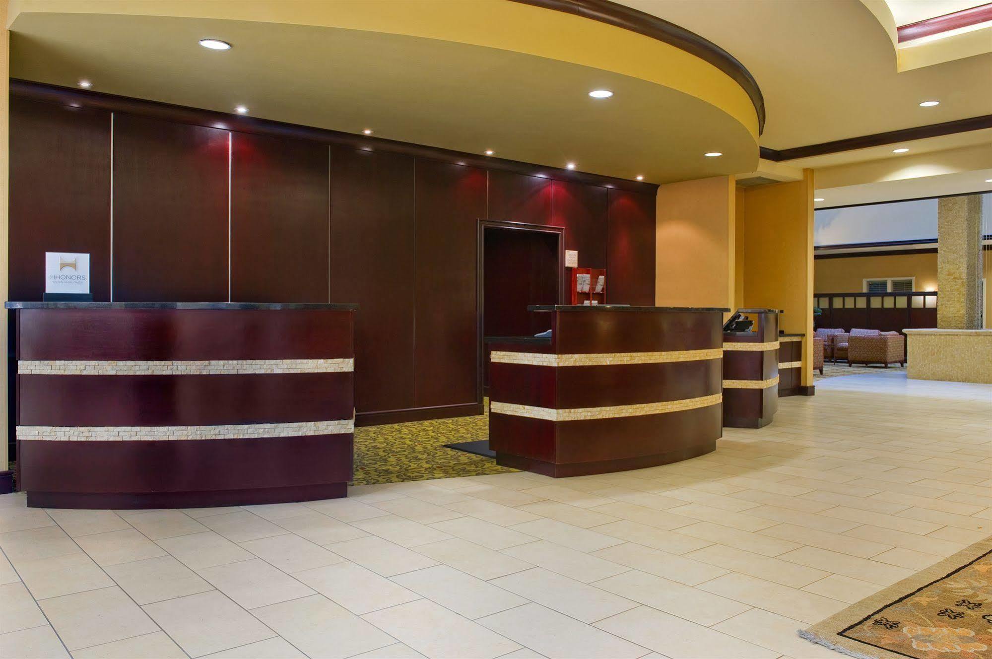Embassy Suites By Hilton Tampa Brandon Heartland Екстериор снимка