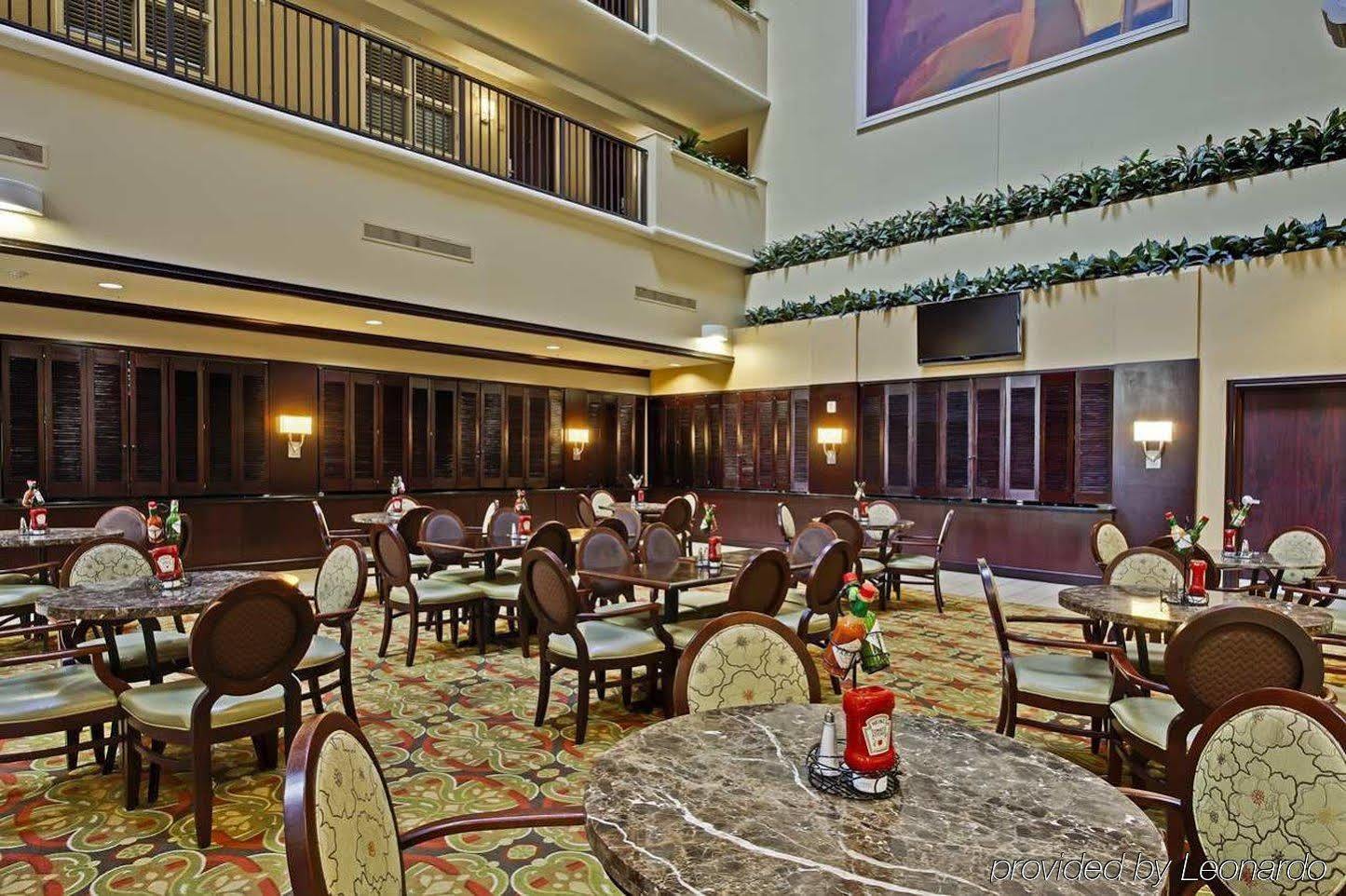 Embassy Suites By Hilton Tampa Brandon Heartland Екстериор снимка