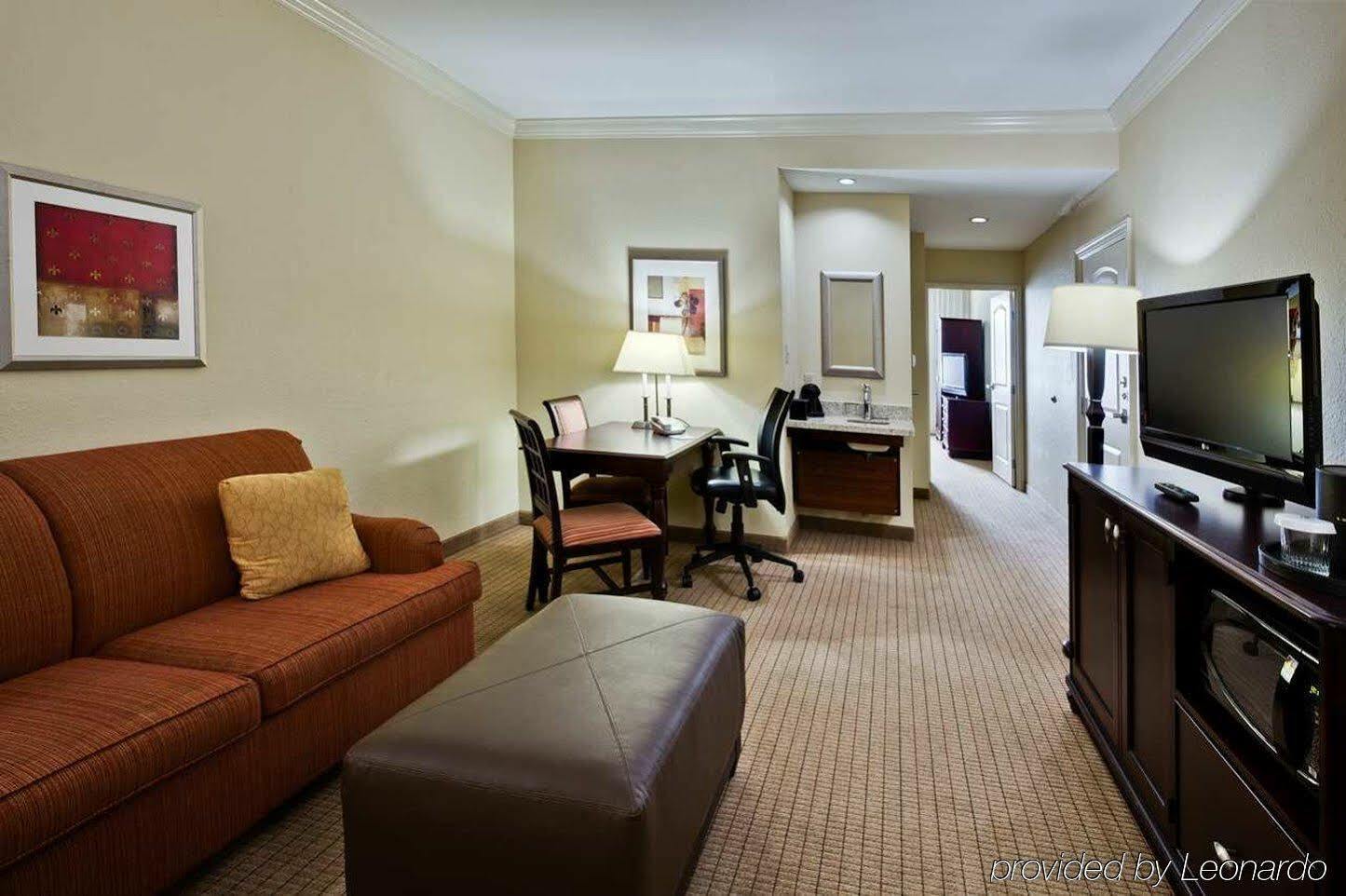 Embassy Suites By Hilton Tampa Brandon Heartland Екстериор снимка